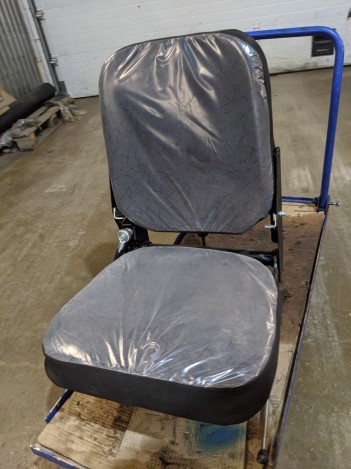 Кресло водителя низкое на КАМАЗ за 19000 рублей в магазине remzapchasti.ru 5320-6810010 Н №26
